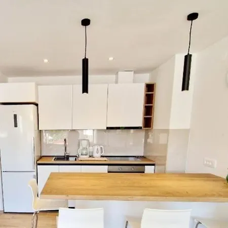 Promenade - Free Parking