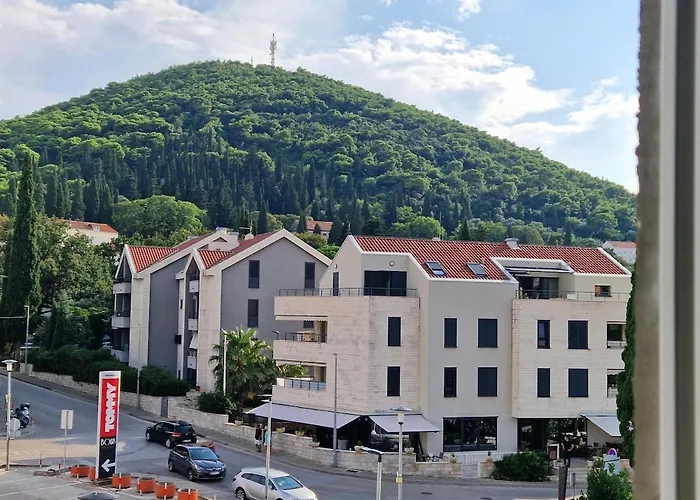 Promenade - Free Parking